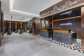 Home Inn Plus Shanghai Lujiazui Shangcheng Road Metro Station - Image 3