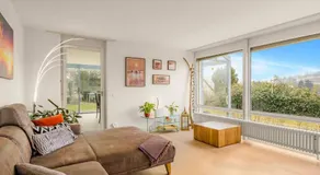 Modern Living Villa mit Panorama-Wintergarten & TV - Image 2