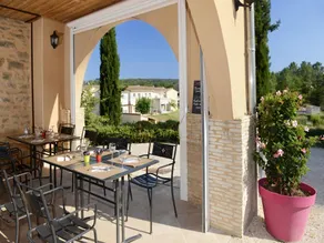 Cozy Apartment with Terrace - Image 5