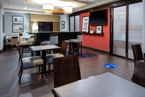 Hampton Inn Columbia - Image 2