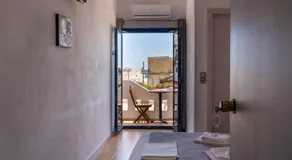 Giannis Rooms - Image 3