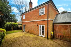 Central Tunbridge Wells Stylish & Spacious for 10 - Image 5