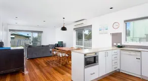 Beachside Bliss Cape Wooli - Image 3