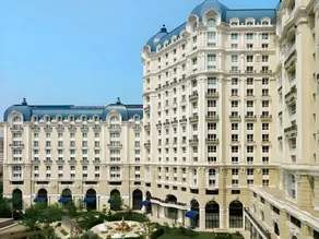 Legendale Hotel Beijing - Image 5