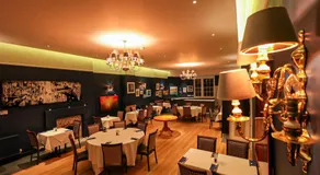 Manor Hotel - Image 4
