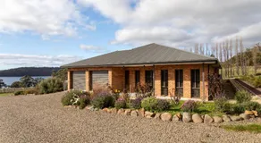 Norfolk Bay Retreat - views over the sea and vines - Image 5