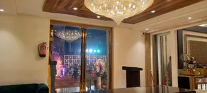 ROYAL MANSION - Image 4