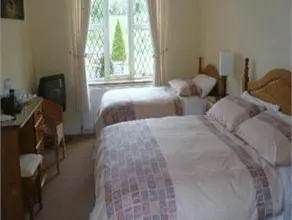Grove House - Image 4