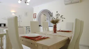 SUNNY VILLA HOLIDAY HOME - Image 3