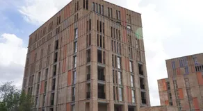 Stunning Morden Apartment Zone 3 Free Parking Prime location Sleeps Upto 6 - Image 4