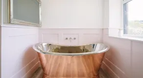 Absoluxe Suites - Image 5