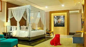 Raintree Boutique Villa & Gallery - Image 2