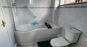 Double Room in Crawley,Gatwick,West Sussex - Image 2