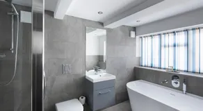 Stag Cottage, Sea wall - Image 2