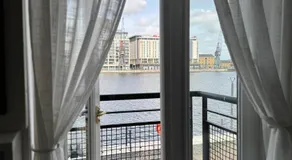 London Excel O2 Arena - Apartment with River view - Image 3