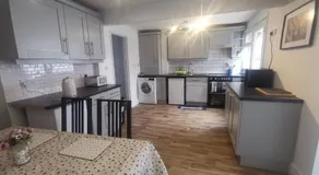 EMA, Castle Donington Circuit contractors group 4 bedrooms 7 bed house-private parking - Image 3