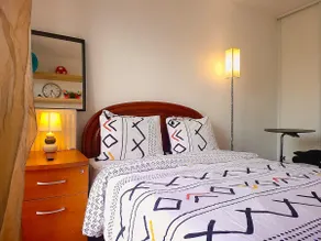 Cozy Room with Private Bathroom near Paris LaDefense Arena - Image 2