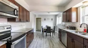 4 Bed 3 Bath House, Spacious, Smart TVs in all rooms, Whole house to yourself - Image 2