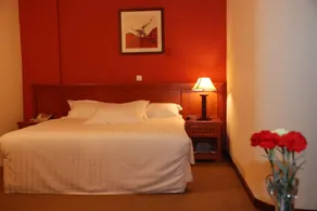 Adot Tina Hotel - Image 2