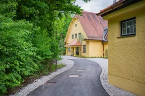 Gutshotel Menterschwaige - Heritage Boutique Hotel with Timless Elegance - Image 4