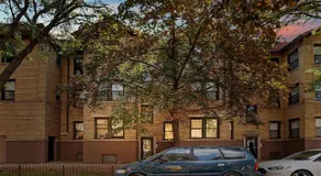 Chic & Comfy 2BR Sunnyside Home near Shops - Image 4