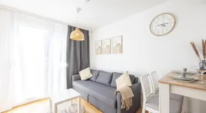 Deluxe Apartment with garden! Free Garage Parking included! Near SCS & Industry Center NÖ - Image 2