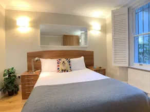 G2 - Trendy Ground Floor Apartment near Victoria - Image 3