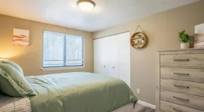 Wood Inn Cozy 2Bd Over The Bridge - Image 5