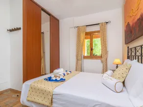 Spacieuse villa adaptée aux familles avec piscine privée, barbecue et jardin - Image 4