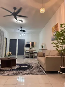 Zuzamri Homestay - Image 2