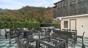 Country Inn Smart Stays Rishikesh Tapovan - Image 5