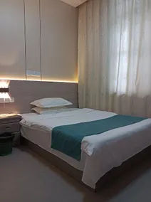 Feixian Tongyue Hotel (Oriental Shopping Plaza) - Image 4