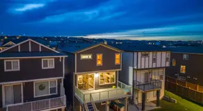 3 Bedroom Sage House with AC, Driveway Parking, King Bed & More - Image 2