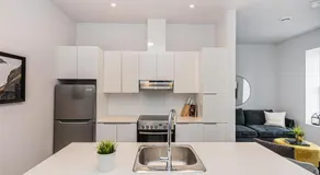 Stylish & Fun 1 Bedroom Apartment in Le Plateau by Den Stays - Image 4