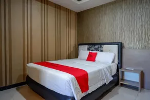 RedDoorz at Jalan Emmy Saelan Palu - Image 1