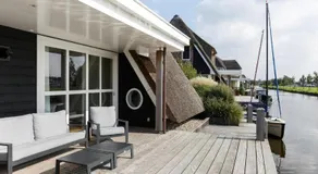 Villa by Tjeukemeer with Private Jetty - Image 4