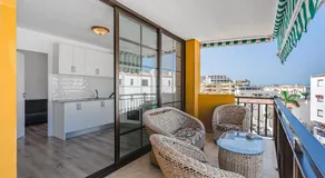 Family flat with 3 bedrooms and balcony near Los Gigantes and ocean - Image 3