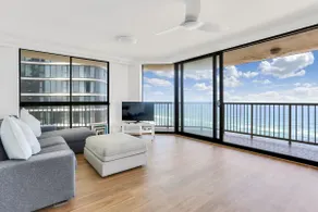 Breathtaking Ocean View 2 BDR Apartment by the Beach - Image 2