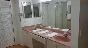 Master Luxury Room - Image 3