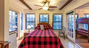 Creekside Lodge - Image 2