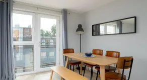 Pass the Keys Spacious Bright Modern Edinburgh City Flat - Image 4