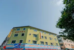 OYO 89874 Gs Golden Star Hotel - Image 4