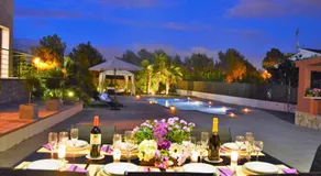 Villa Sitges La Calma 10 minutes drive Sitges 2 minutes walk Garraf Park AC - Image 2