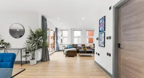 Finchley Penthouse | Sleeps 8 | Long Stay Discount | LDN - Image 4