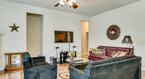 PRIVATE POOL w/Full Amenities by BLD & Joe Pool LK - Image 5