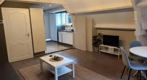 attic apartment in the center - Image 2