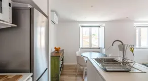 Beautiful Apartment with View of the Tagus River - Image 5
