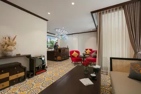 Westlake Lion Boutique Studio & Spa - Image 3