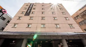 THE GRAY HOTEL - Image 4