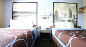 Super 8 by Wyndham Kenosha/Pleasant Prairie - Image 2